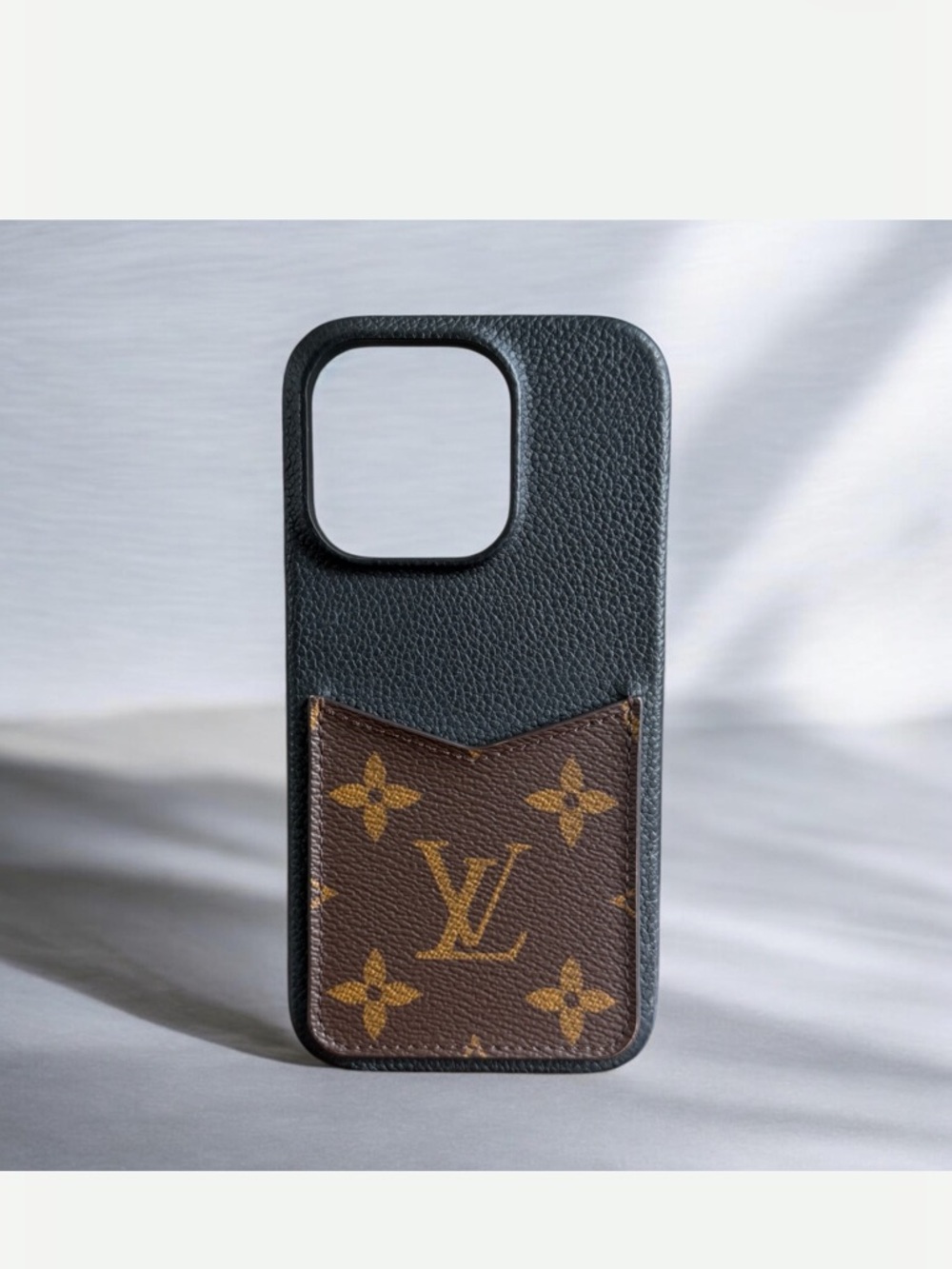 Louis Vuitton Bumper Pallas iPhone 14 Pro Case